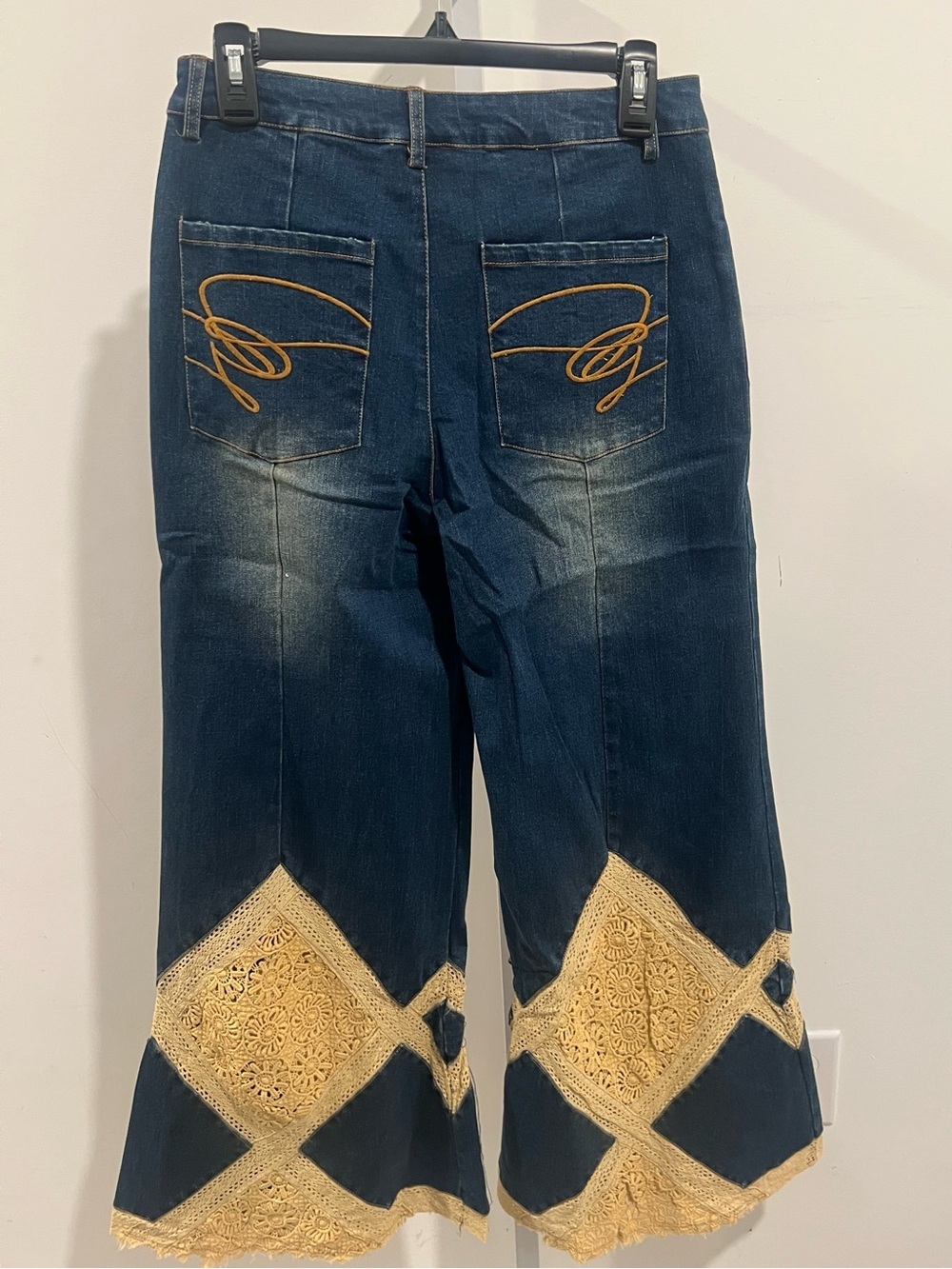 Jaded Gypsy Feeling Hippie Jeans Size XS/S waist 16’ max 17’ Inseam 30’ NWOT - Picture 3 of 3